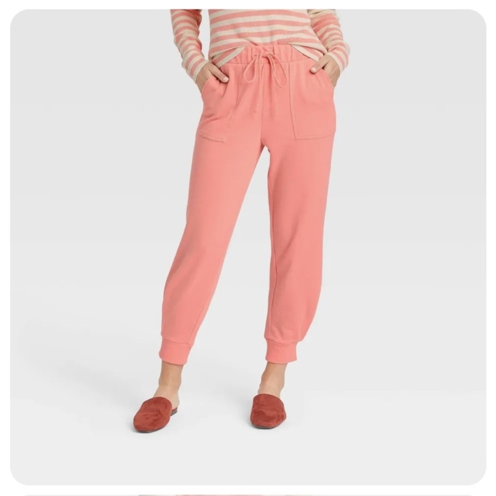 NWT Women’s Who What Wear Mid Rise Jogger Joggers Pants Coral Pink Size M